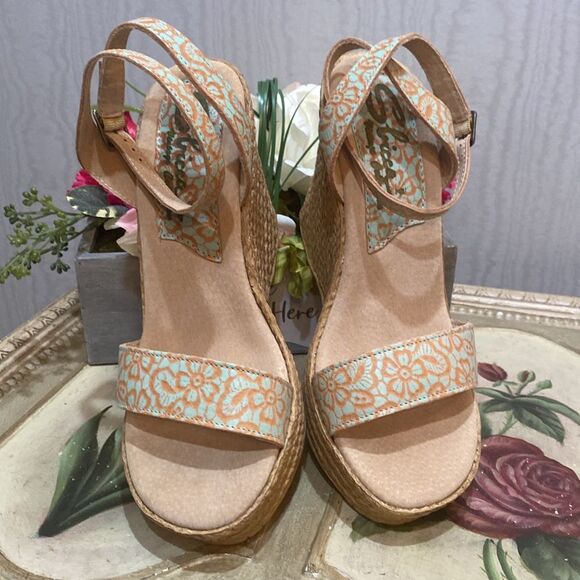 Sbicca Kimms Leather Floral Wedge Sandals Blue Tan Sz 9 New in Box - Picture 6 of 14